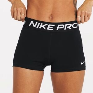 Nike Pro Women’s Short